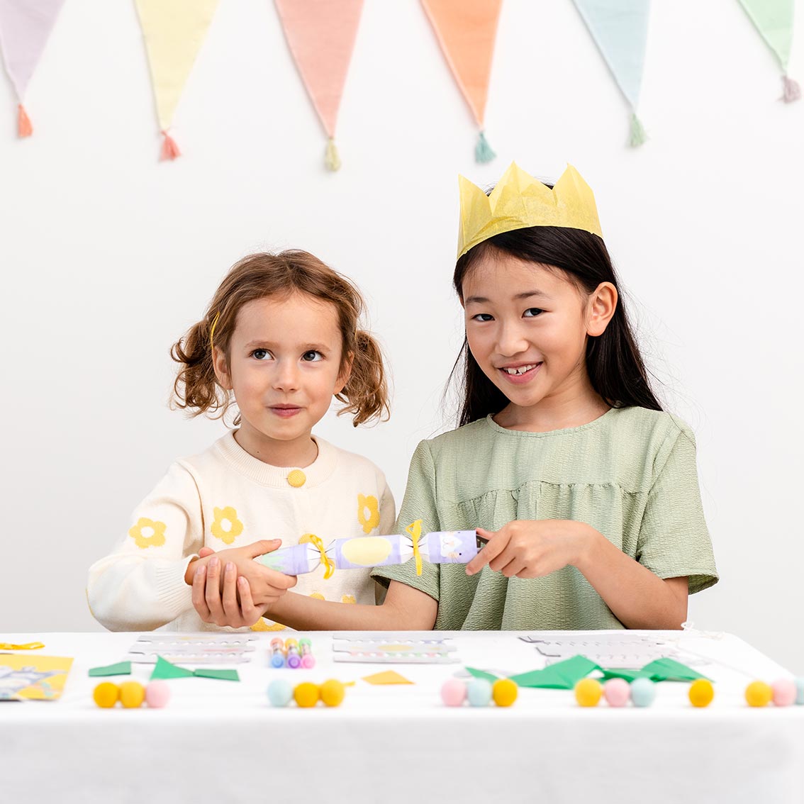 Talking Tables Easy Easter Cracker DIY Kit - 8 Pack
