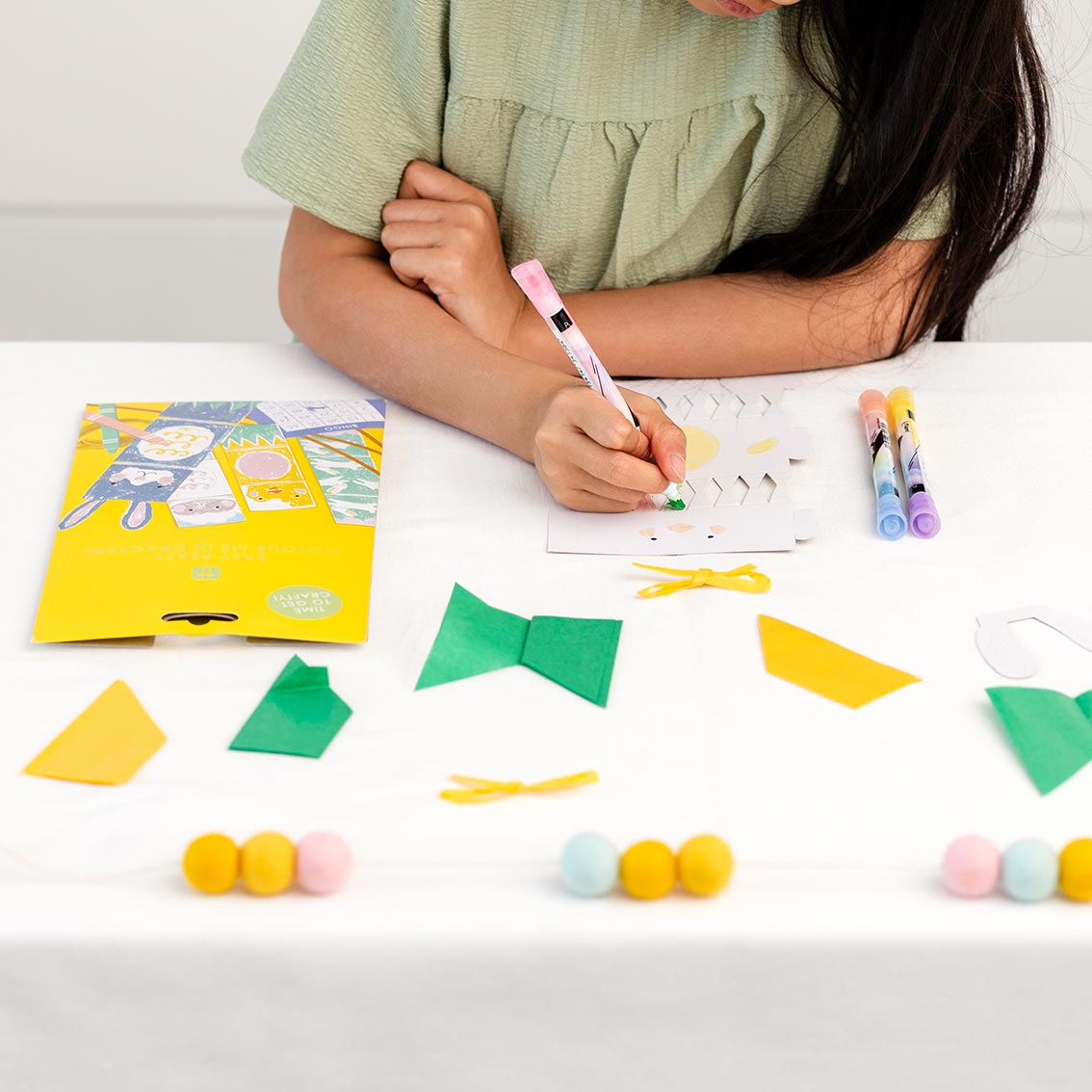 Talking Tables Easy Easter Cracker DIY Kit - 8 Pack