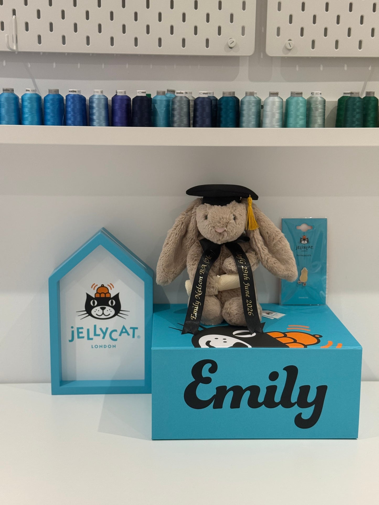 Jellycat  Bashful Bunny Graduation