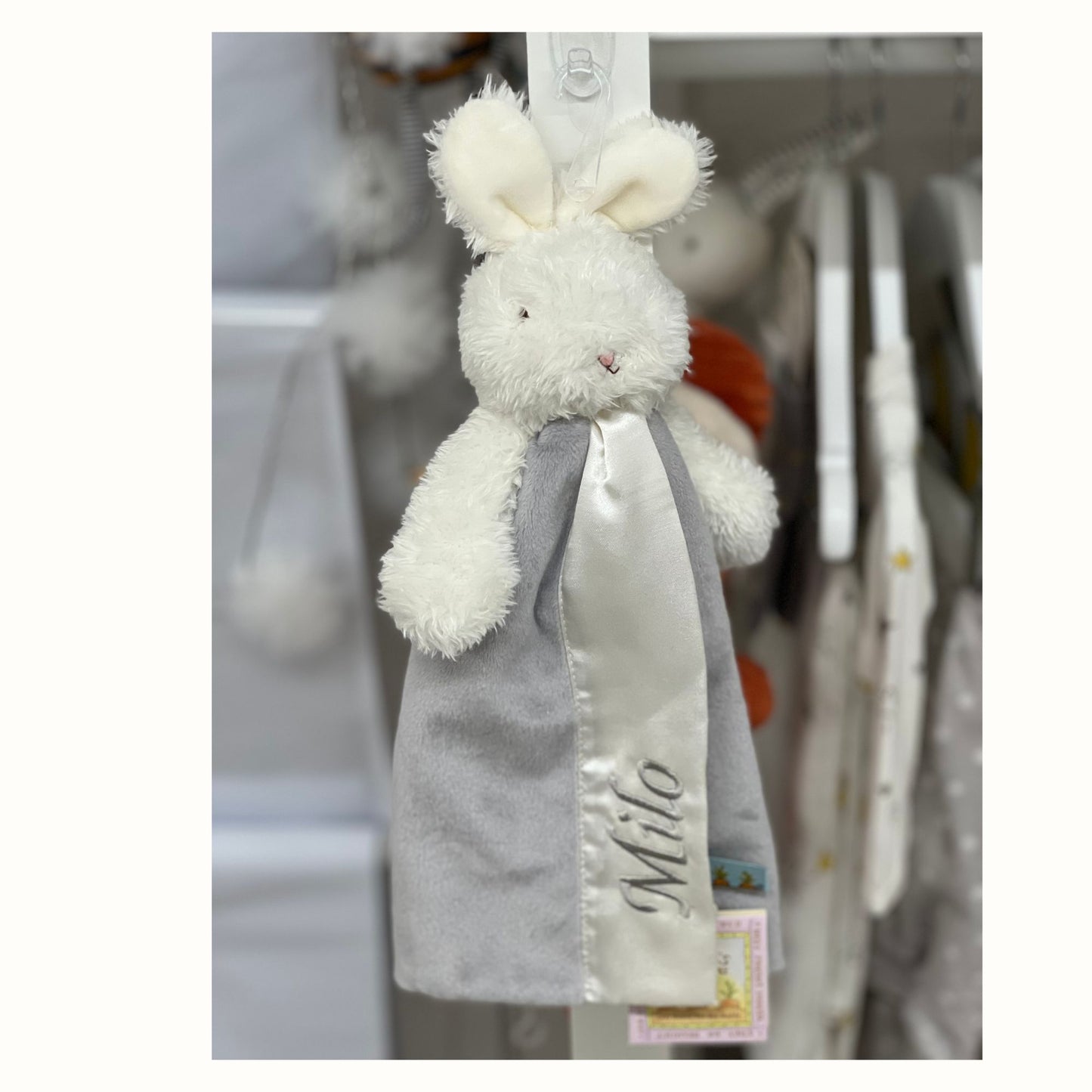 Artesania Granlei Grey & White Bloom Bunny Knitted Gift Set
